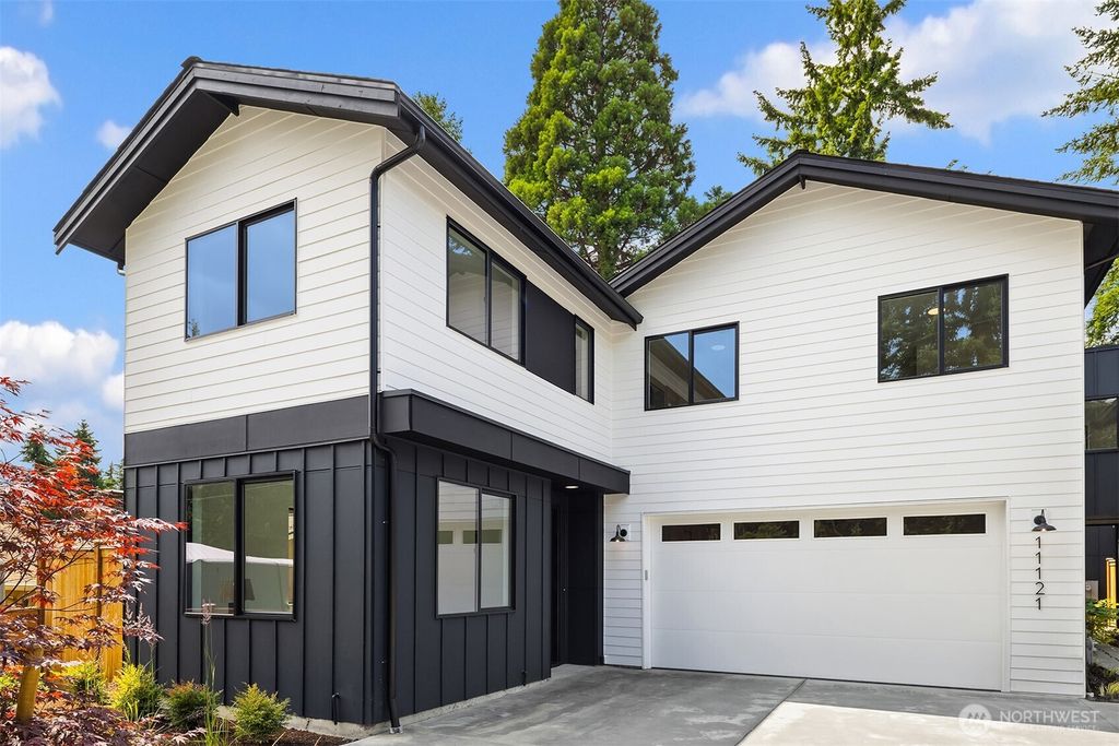 Photo of 11121 105th Avenue NE, Kirkland, WA 98033 (MLS # 2400915)