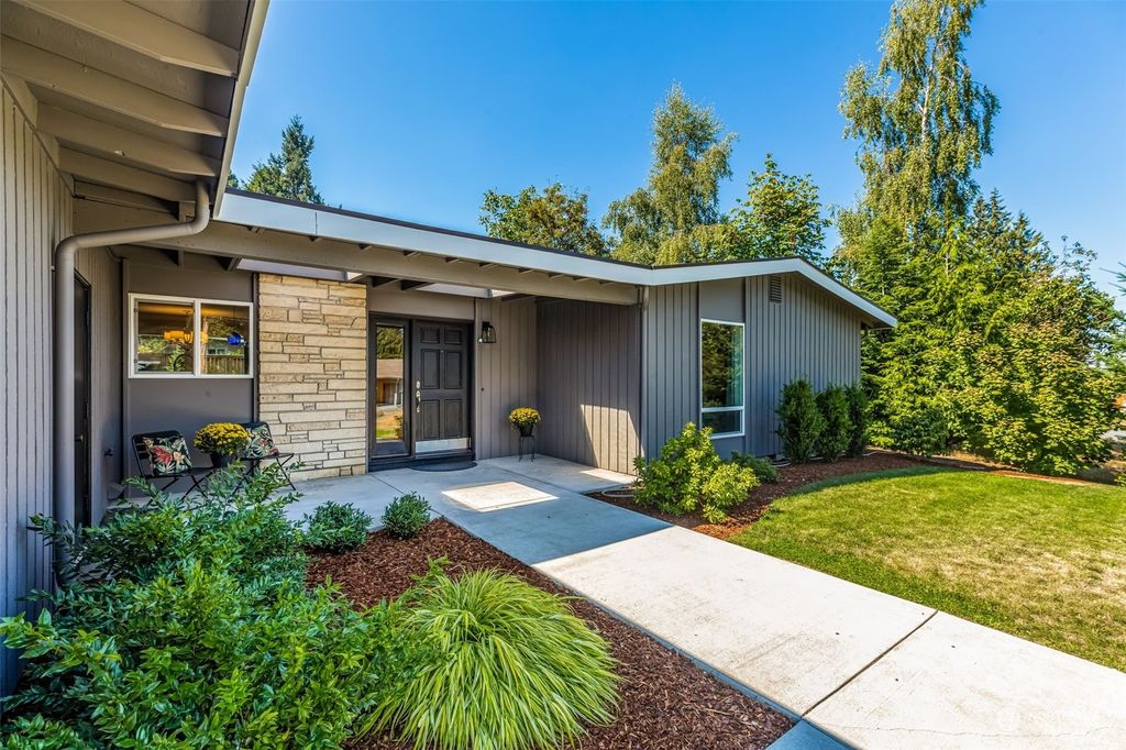 Photo of 1217 150th Avenue SE, Bellevue, WA 98007 (MLS # 2151292)