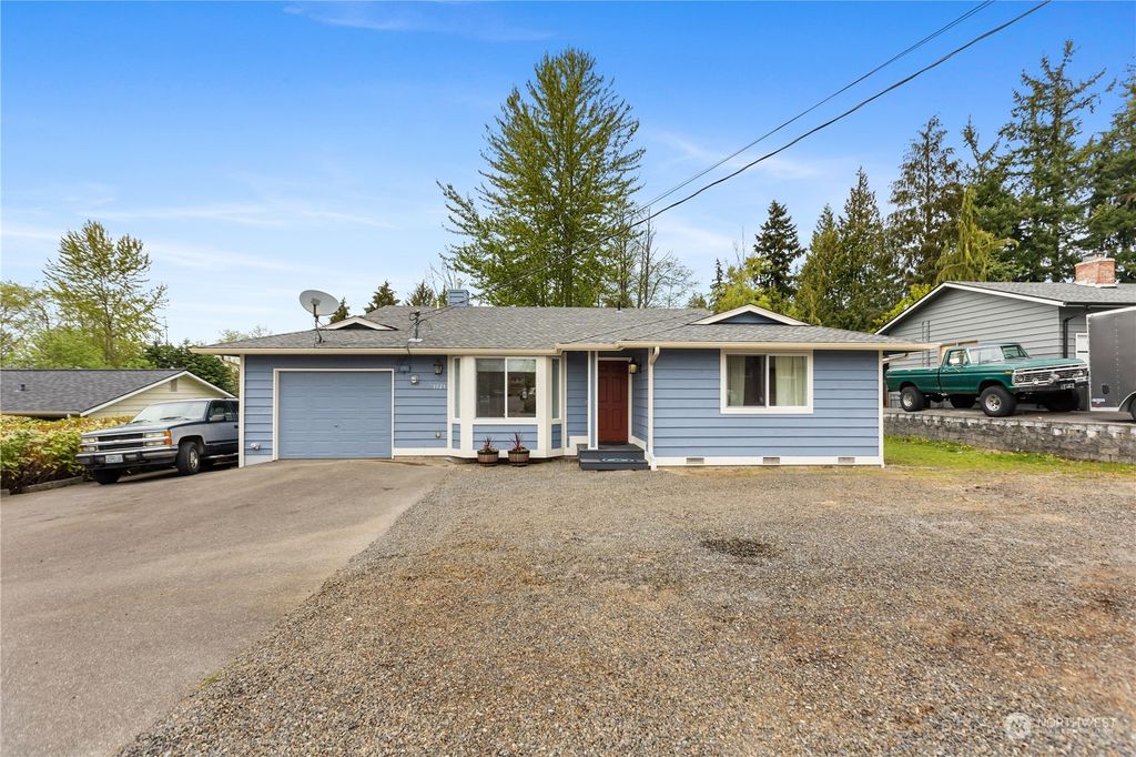 Photo of 1121 143rd Street SW, Lynnwood, WA 98087 (MLS # 2063012)