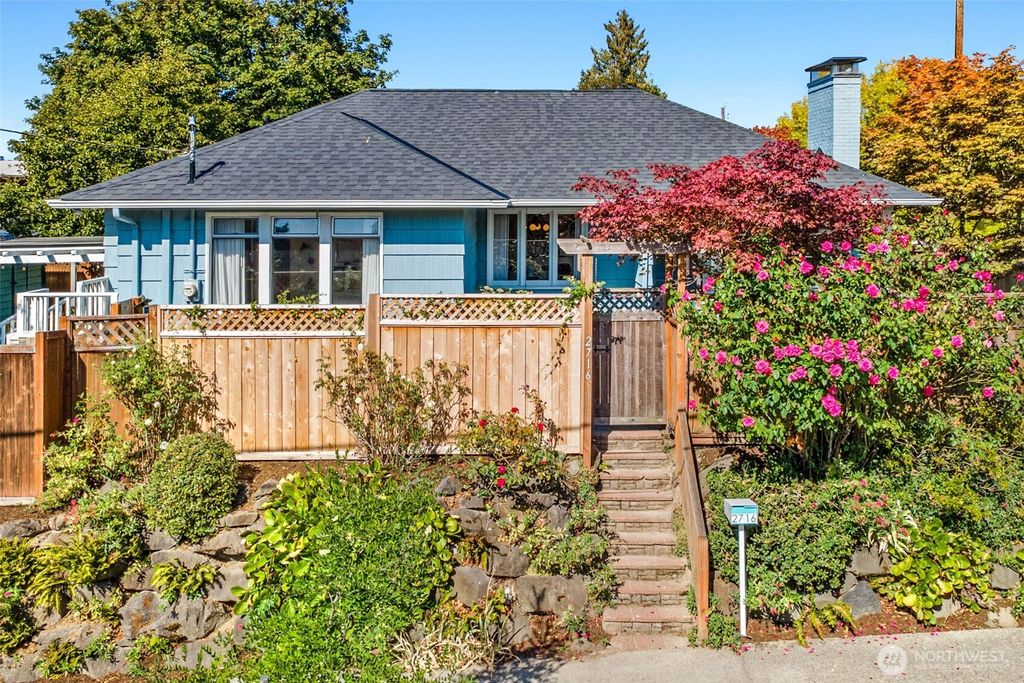 Photo of 2716 E Jefferson St St, Seattle, WA 98122 (MLS # 2438287)