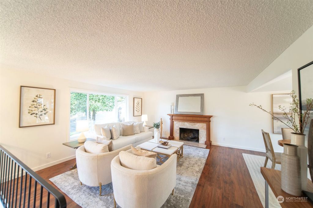 Photo of 16811 NE 91st Street, Redmond, WA 98052 (MLS # 2215115)