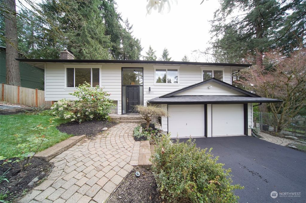Photo of 16811 NE 91st Street, Redmond, WA 98052 (MLS # 2215115)