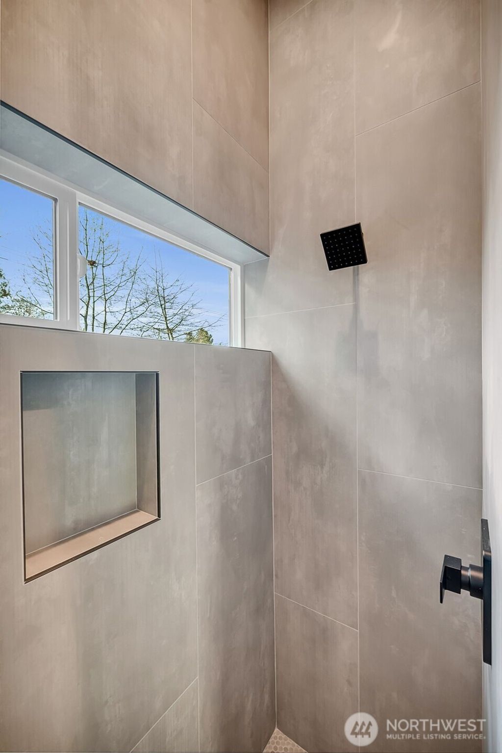 listing image 9369318954081066159