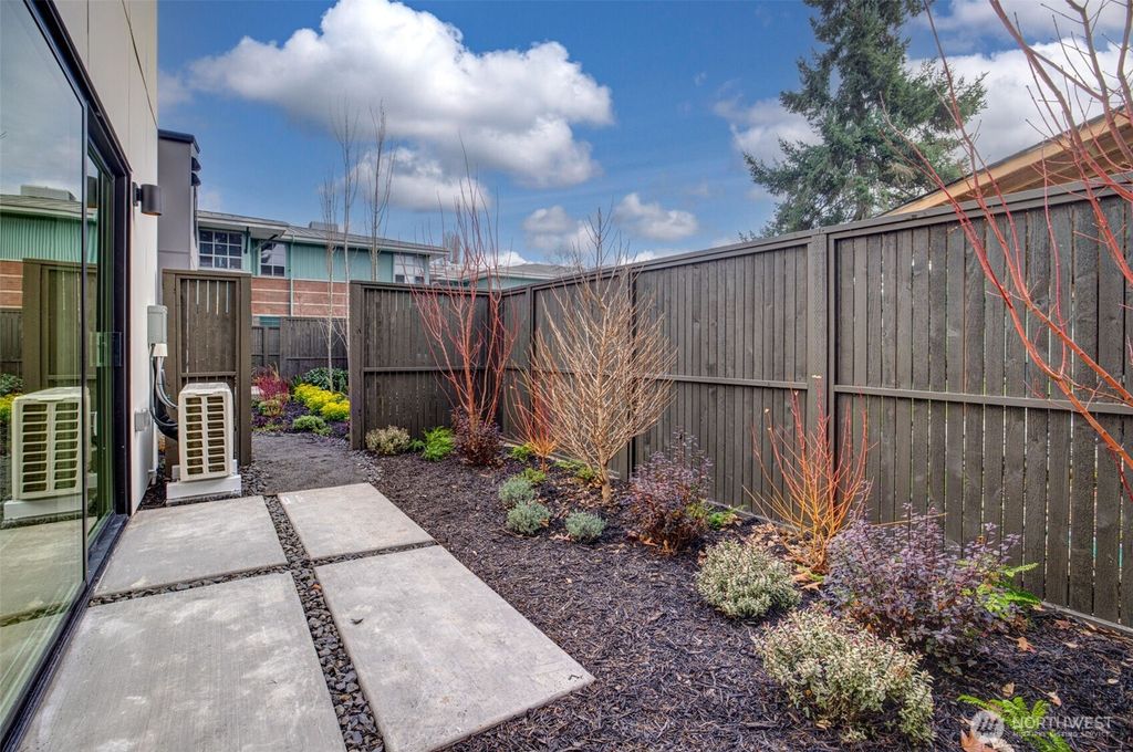 listing image 9368813645913709906