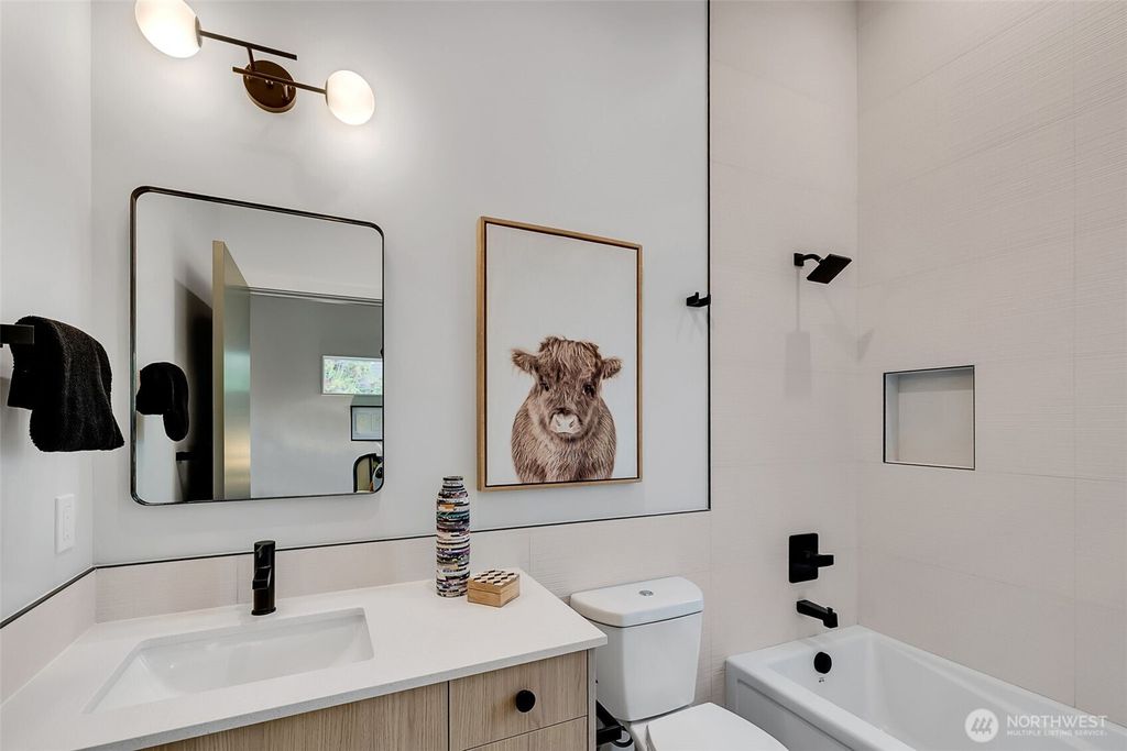 listing image 9364487764103668633