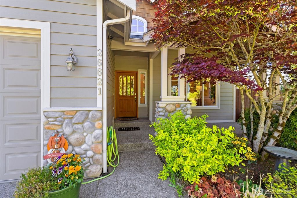 Photo of 26621 128th Ave SE Ave, Kent, WA 98030 (MLS # 2378104)
