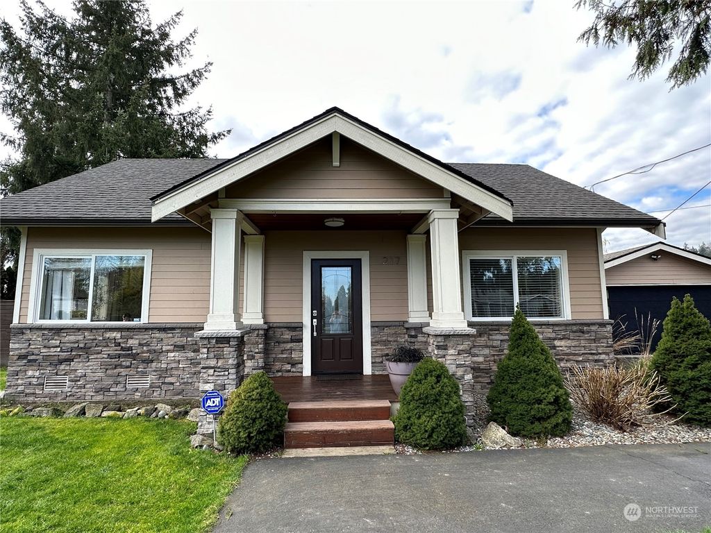Photo of 217 4th Avenue SW, Pacific, WA 98047 (MLS # 2050084)