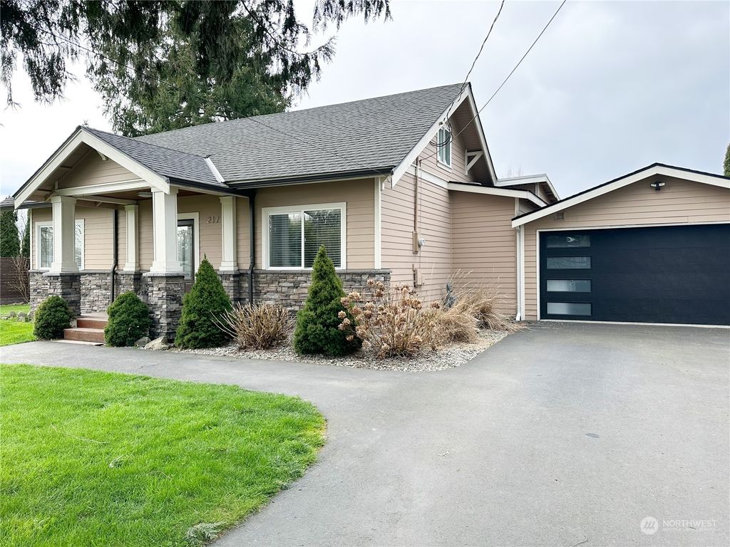 Photo of 217 4th Avenue SW, Pacific, WA 98047 (MLS # 2050084)