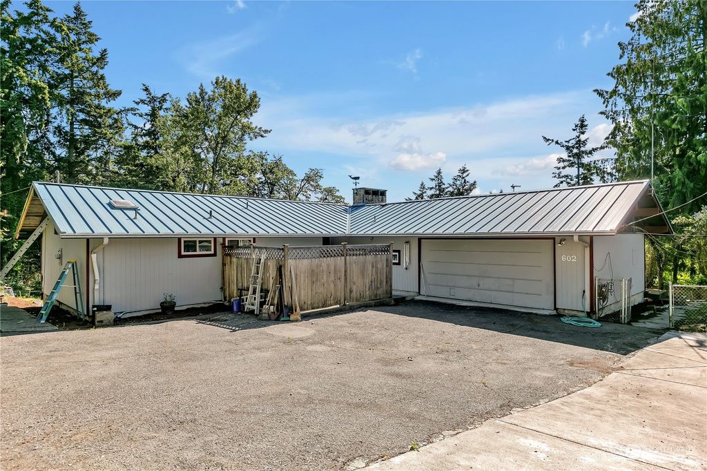 Photo of 602 Carter Place, Kent, WA 98030 (MLS # 2248958)