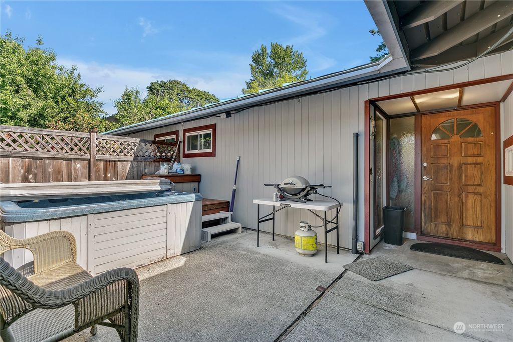 Photo of 602 Carter Place, Kent, WA 98030 (MLS # 2248958)