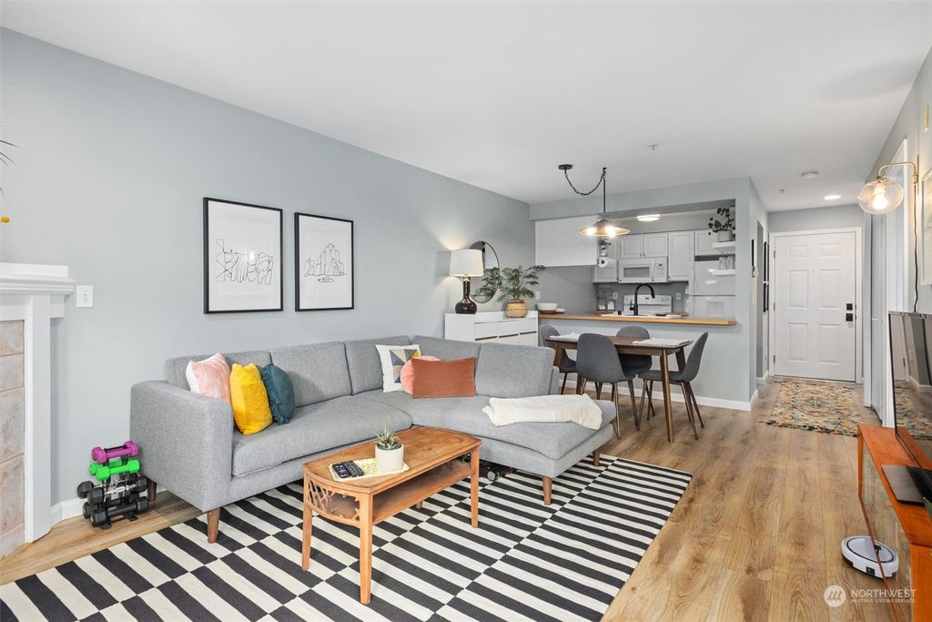 Photo of 12345 Roosevelt Way NE #404, Seattle, WA 98125 (MLS # 2195011)