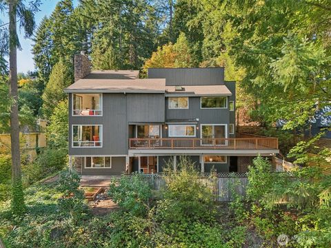 Photo of 411 W Lake Sammamish Parkway NE, Bellevue, WA 98008 (MLS # 2475796)