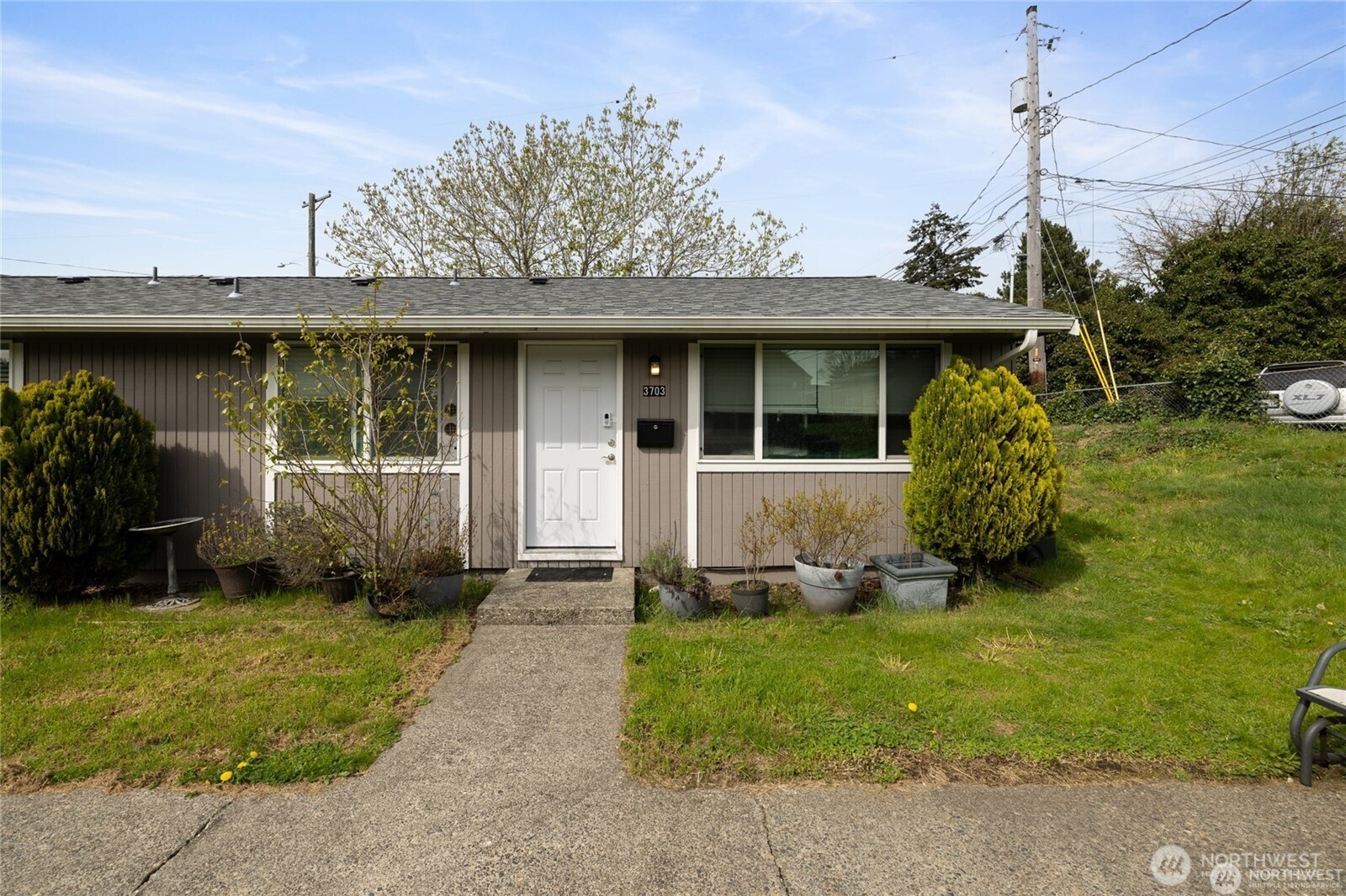 3703 S Manitou