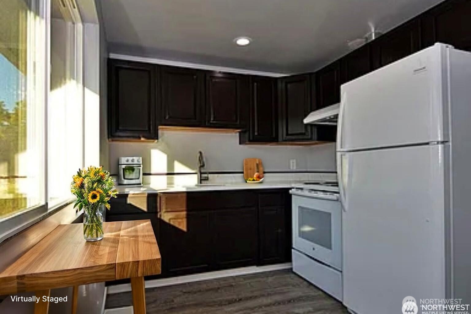 3703 S Manitou