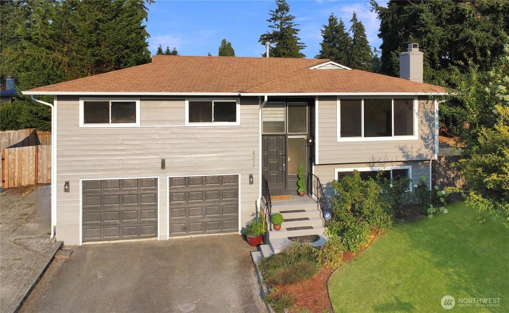 Photo of 4017 S 297th Place, Auburn, WA 98001 (MLS # 2564539)