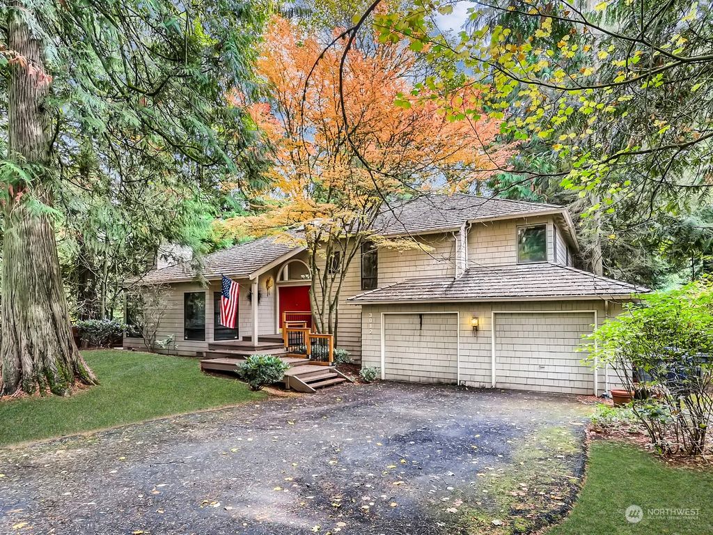 Photo of 3012 Sahalee Drive E, Sammamish, WA 98074 (MLS # 2013014)