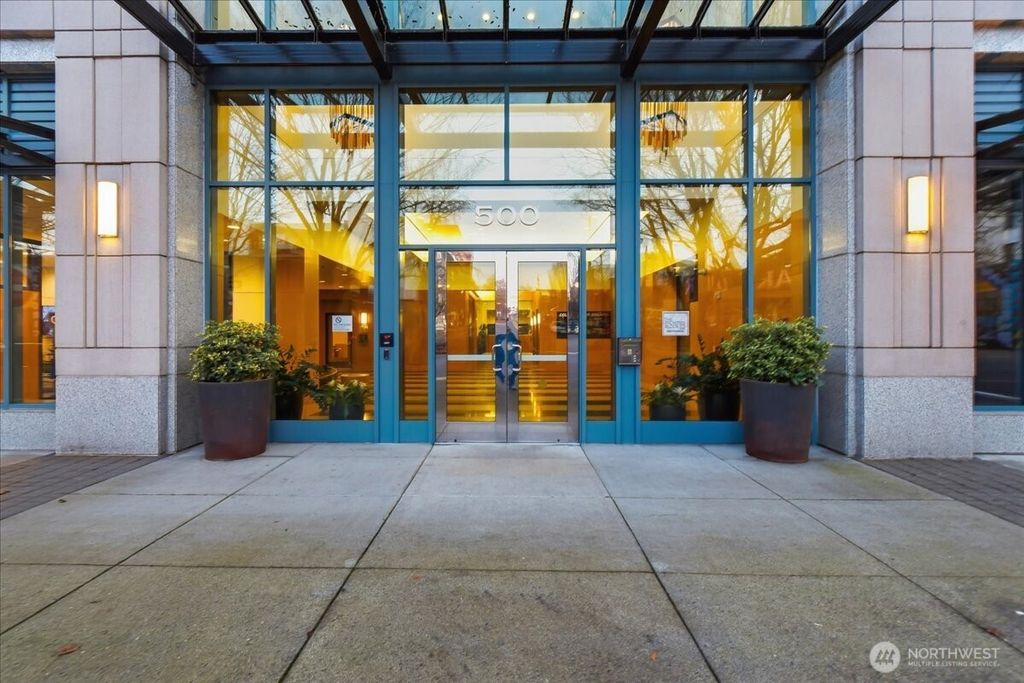 Photo of 500 Broadway Street #609, Vancouver, WA 98660 (MLS # 2468238)