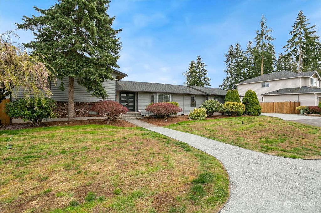 Photo of 5528 121st Street NE, Marysville, WA 98271 (MLS # 2061213)