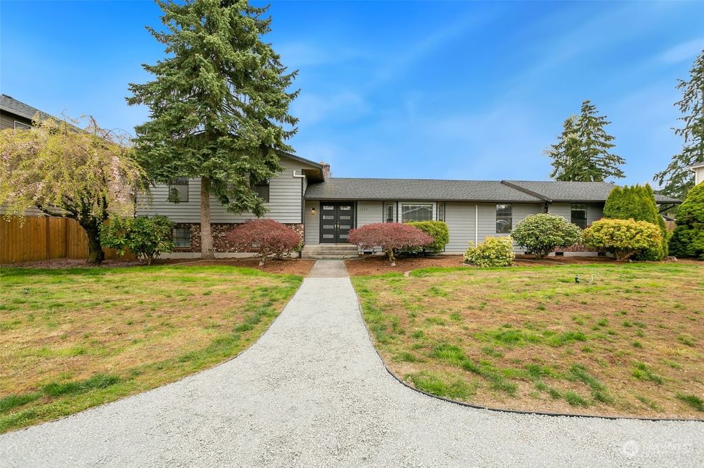 Photo of 5528 121st Street NE, Marysville, WA 98271 (MLS # 2061213)