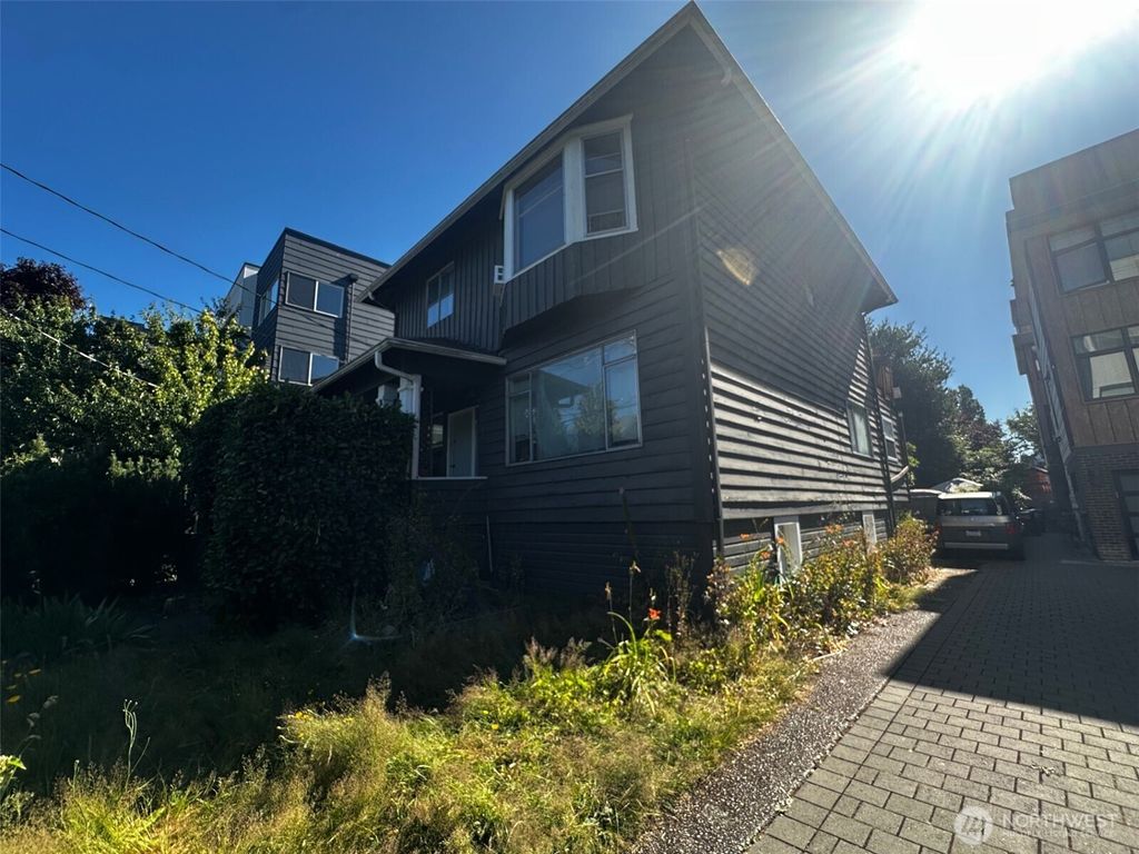 Photo of 4410 Francis Avenue N, Seattle, WA 98103 (MLS # 2402068)