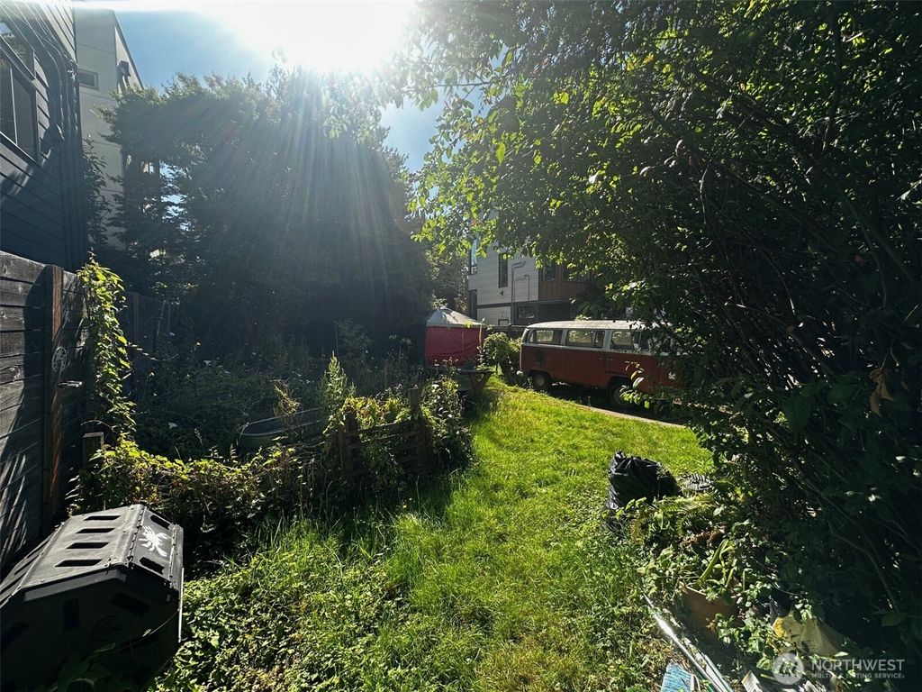 Photo of 4410 Francis Avenue N, Seattle, WA 98103 (MLS # 2402068)