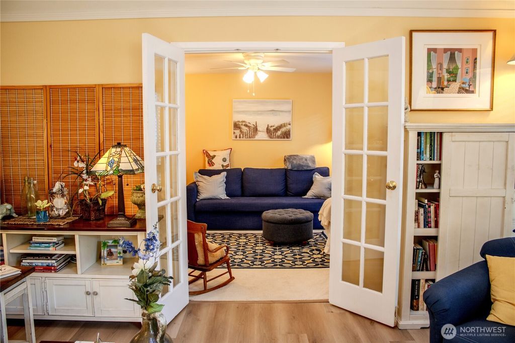 Photo of 1611 102nd Place NE #C1, Bellevue, WA 98004 (MLS # 2437422)