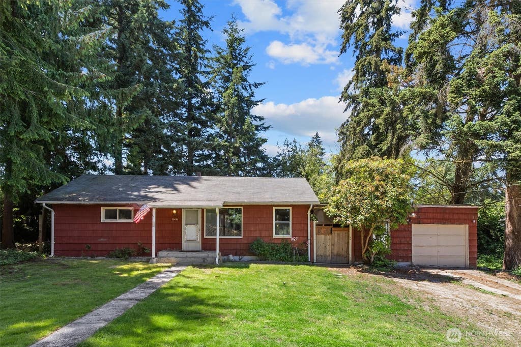Photo of 20430 52nd Avenue W, Lynnwood, WA 98036 (MLS # 2539186)