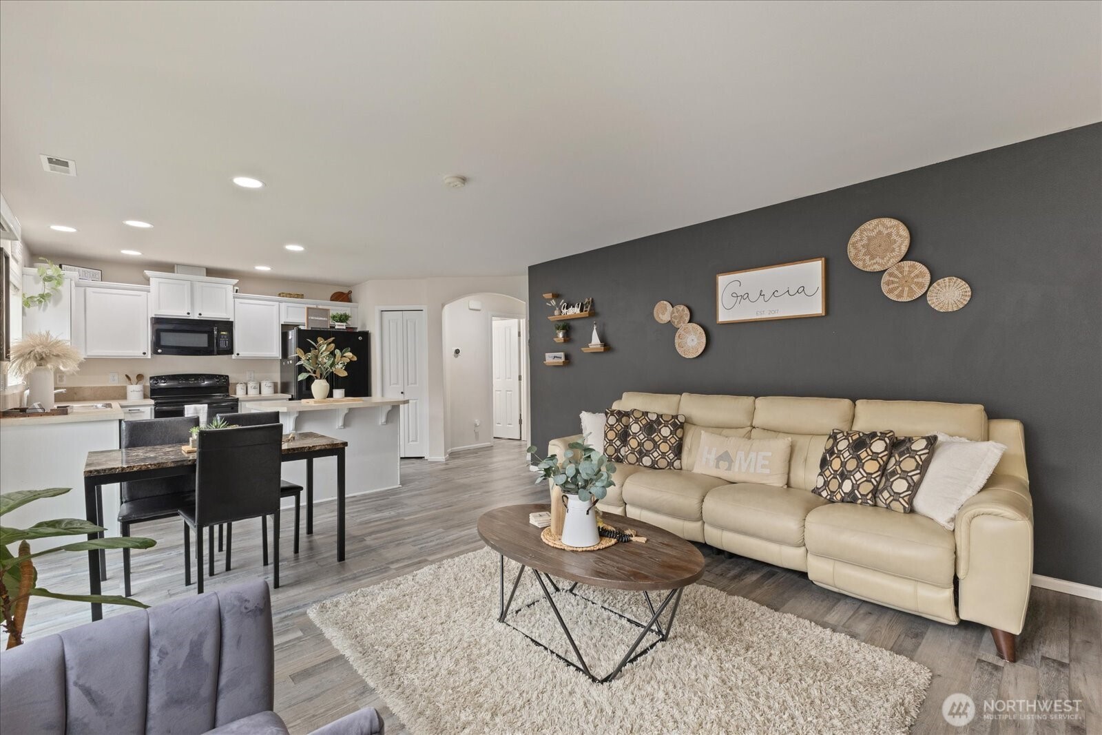 4405 E Roosevelt Avenue