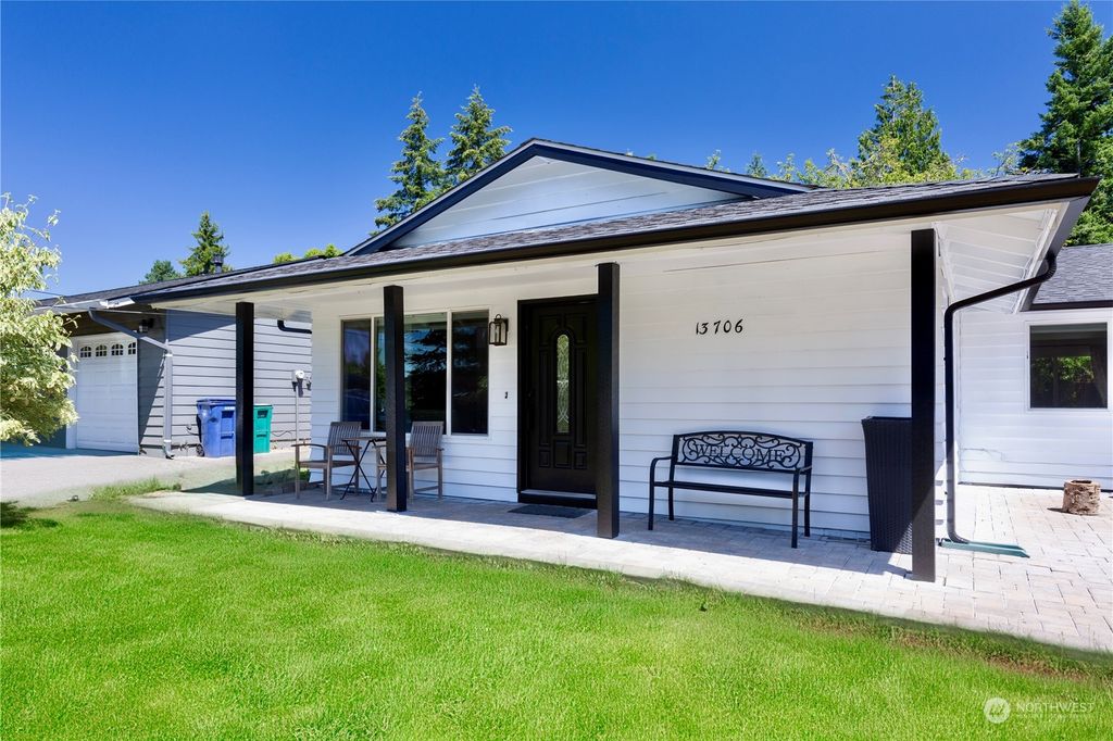 Photo of 13706 90th Avenue NE, Kirkland, WA 98034 (MLS # 2265631)