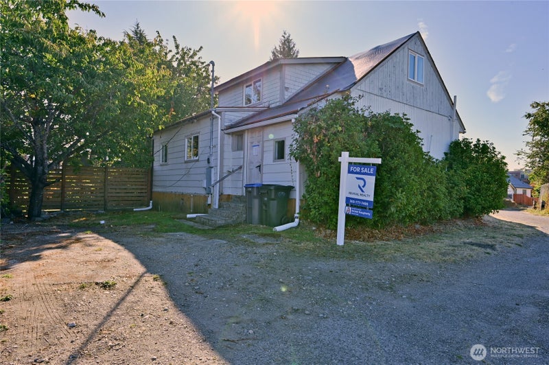 917 Cogean Avenue