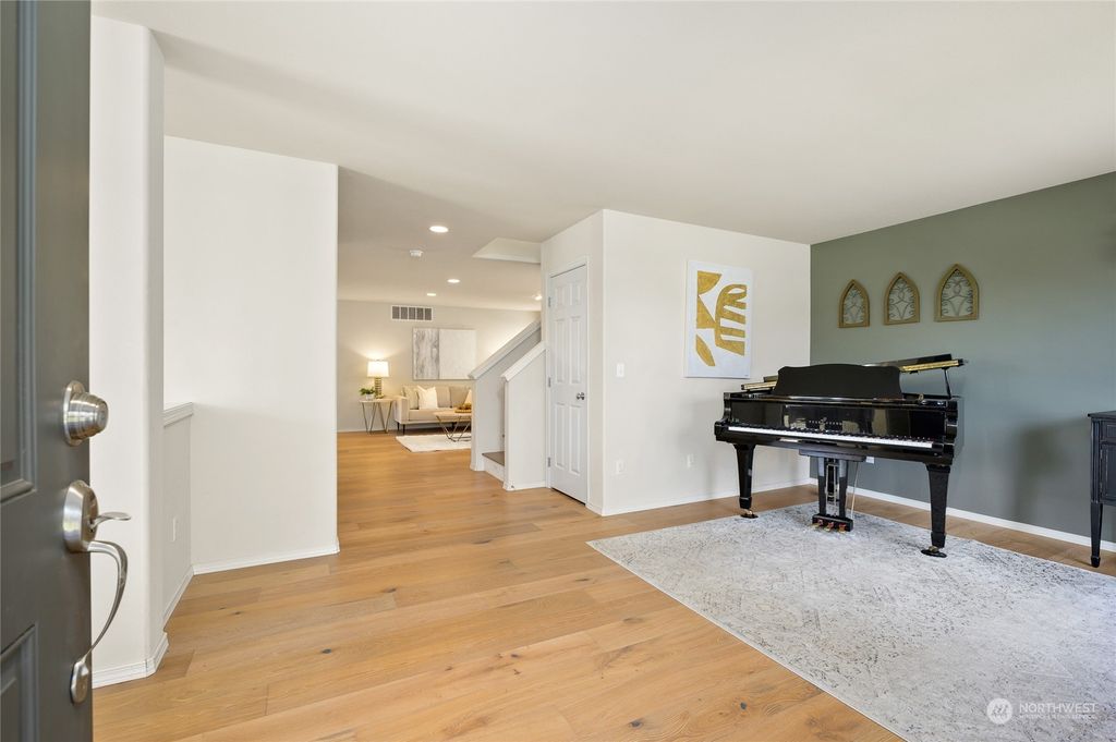 Photo of 22650 NE Fern Reach Circle, Redmond, WA 98053 (MLS # 2042952)