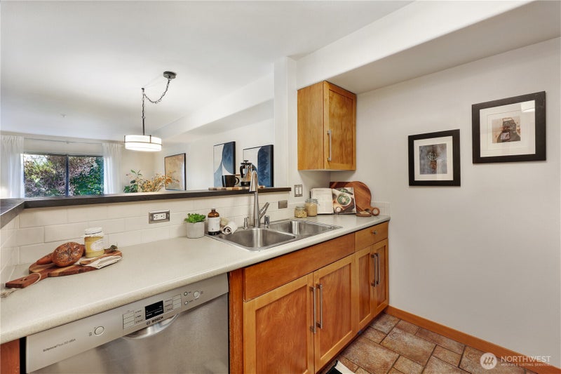 3015 SW Avalon Way 204