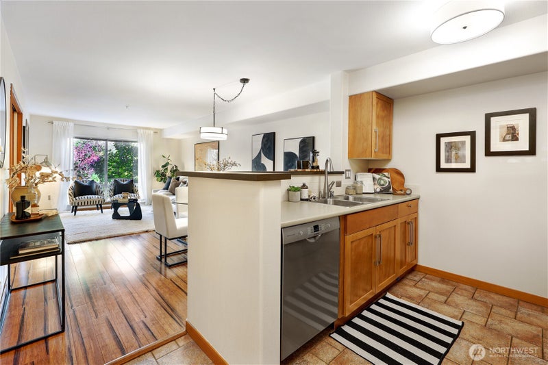 3015 SW Avalon Way 204