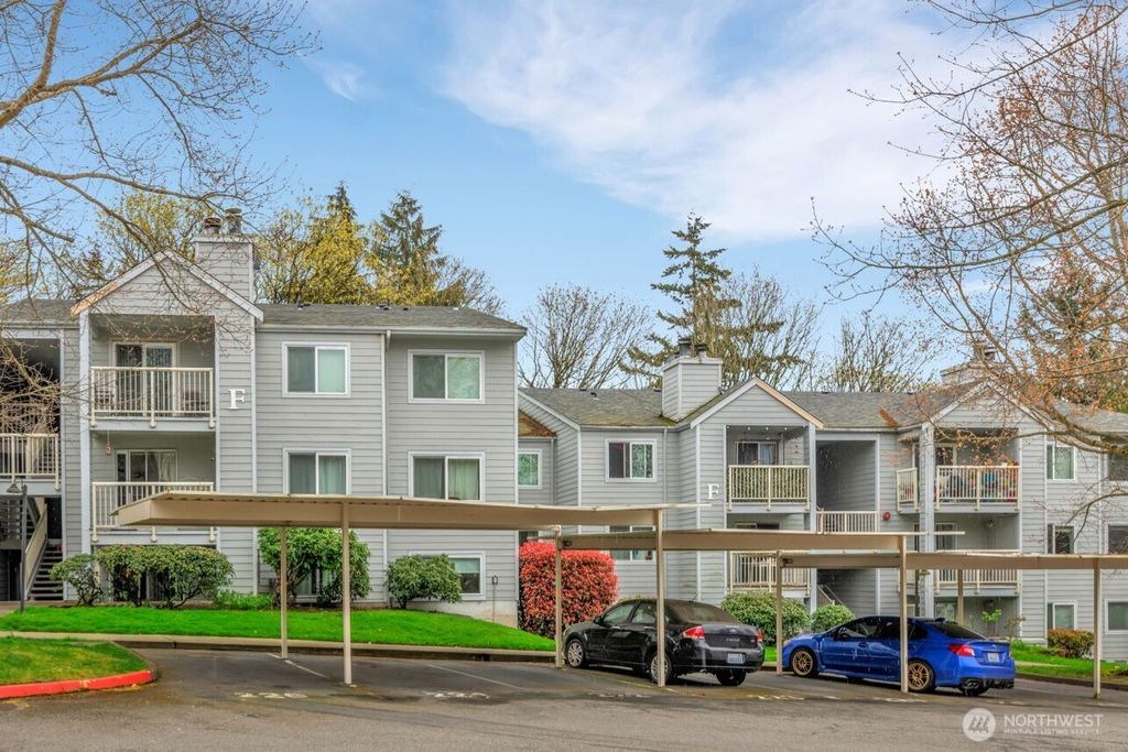 Photo of 975 Aberdeen Avenue NE #F207, Renton, WA 98056 (MLS # 2423363)