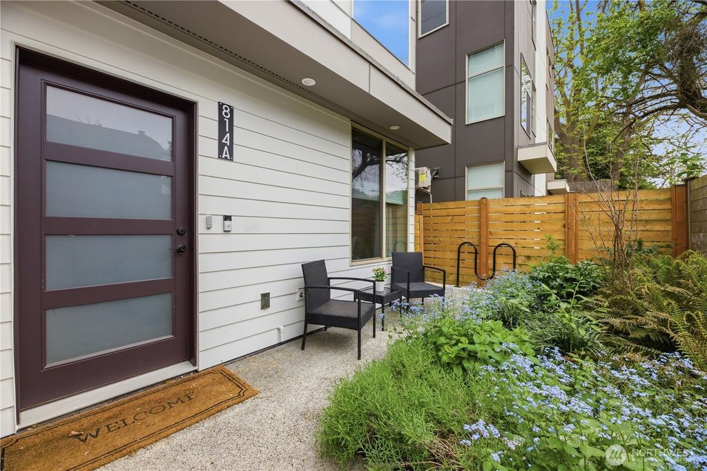 Photo of 814 NW 54th Street #A, Seattle, WA 98107 (MLS # 2518100)