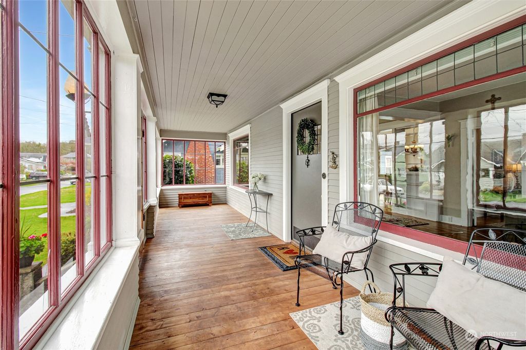 Photo of 614 Warren Avenue, Everett, WA 98201 (MLS # 2055580)