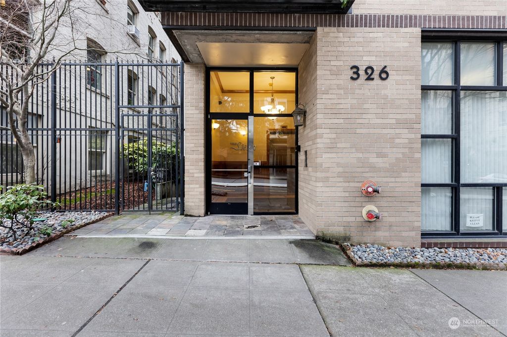 Photo of 326 Queen Anne Avenue N #304, Seattle, WA 98109 (MLS # 2026607)