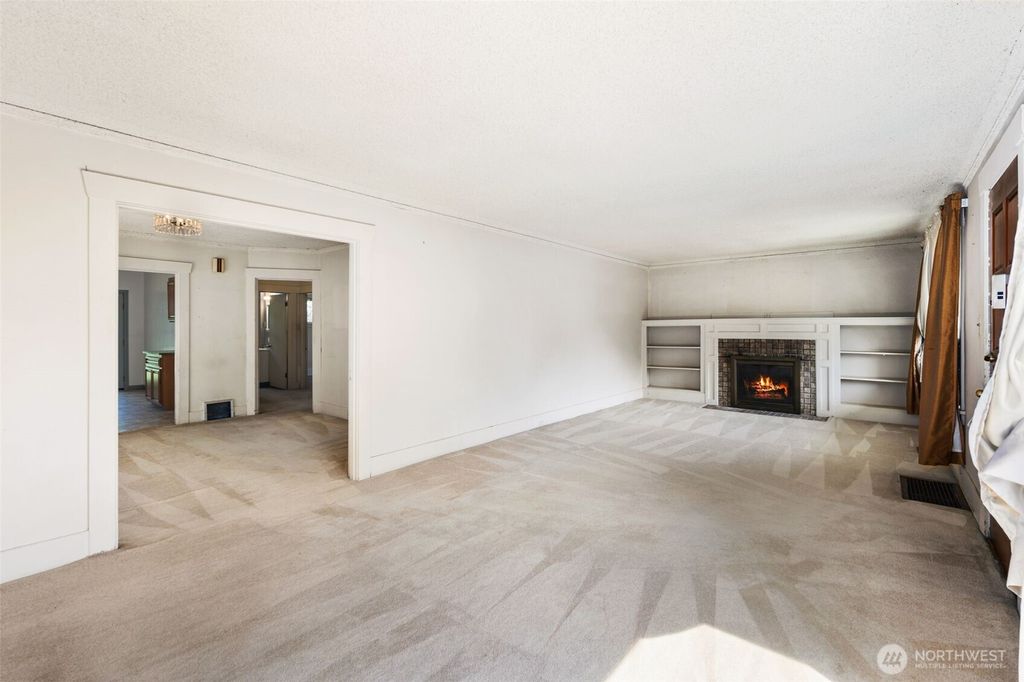 Photo of 401 23rd Avenue E, Seattle, WA 98112 (MLS # 2386707)
