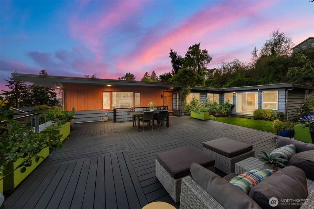 Photo of 2947 25th Avenue W, Seattle, WA 98199 (MLS # 2363975)