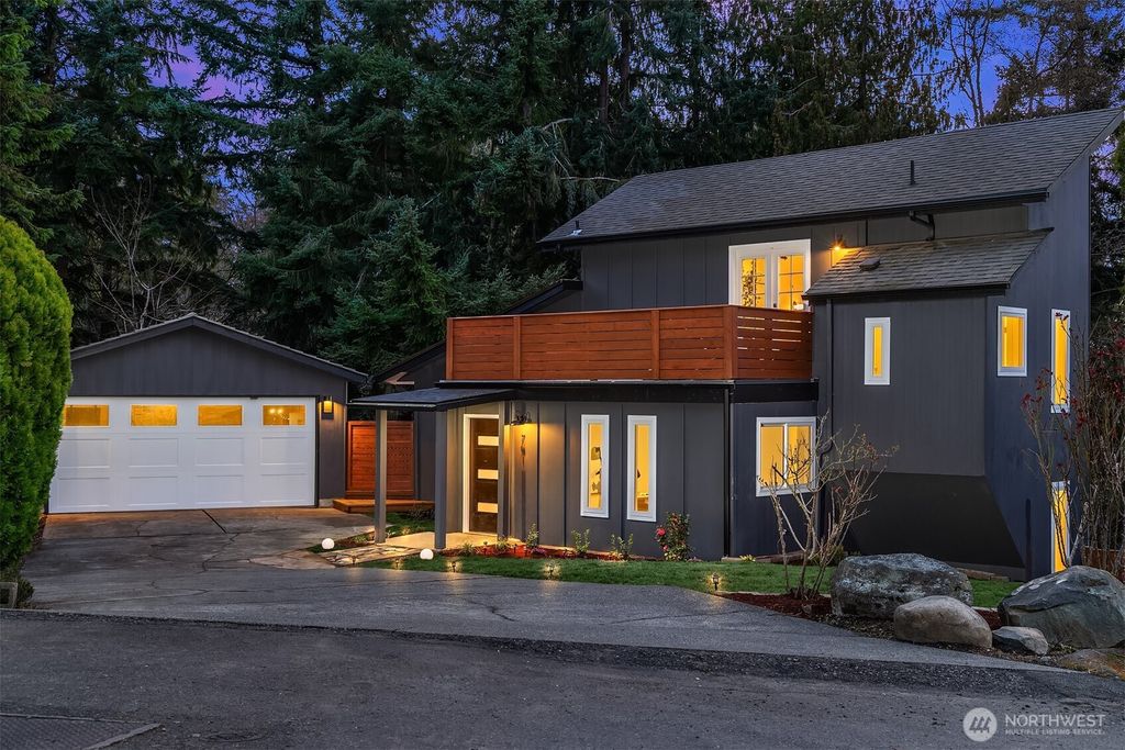 Photo of 701 10th Street, Mukilteo, WA 98275 (MLS # 2508539)