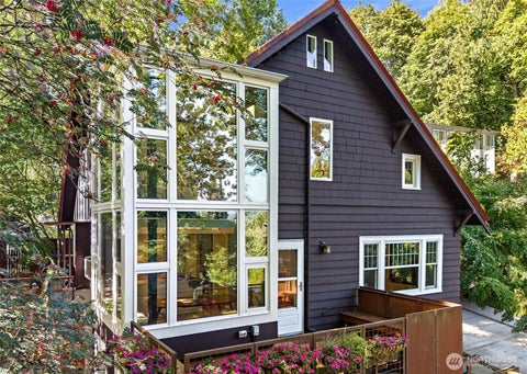 Photo of 508 Randolph Avenue, Seattle, WA 98122 (MLS # 2568502)