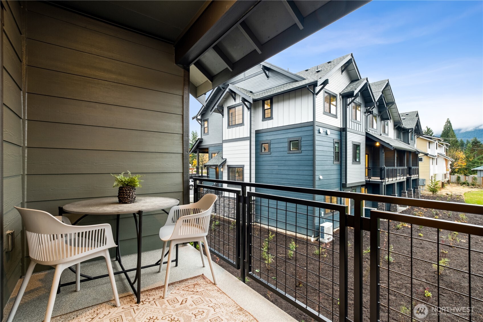 1295 Waterfall Way SE 2002
