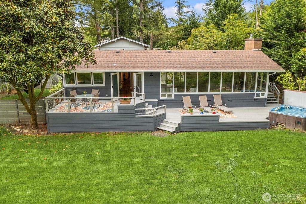 Photo of 501 SE Sycamore Place, Issaquah, WA 98027 (MLS # 2376990)