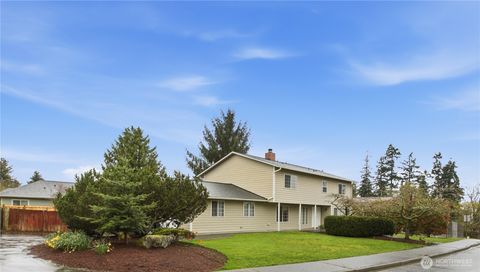 Photo of 921 S 262nd Place, Des Moines, WA 98198 (MLS # 2498344)