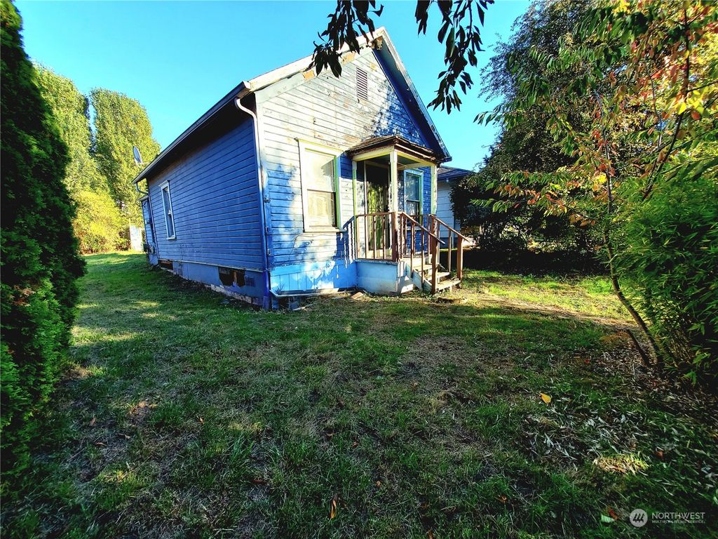 Photo of 4724 25th Avenue SW, Seattle, WA 98106 (MLS # 2170612)