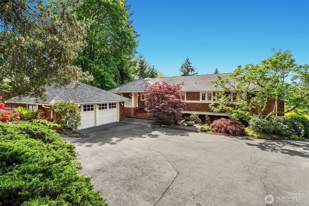 Photo of 6740 W Mercer Way, Mercer Island, WA 98040 (MLS # 2371969)