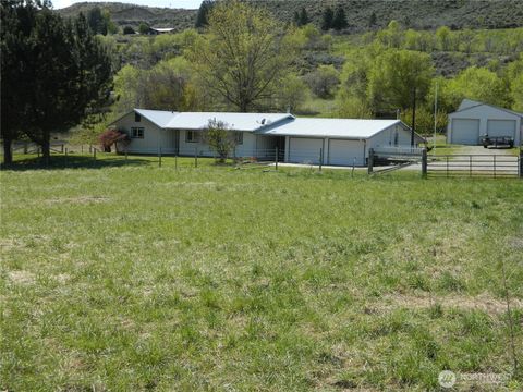 Photo of 651 Highway 7, Tonasket, WA 98855 (MLS # 2509581)