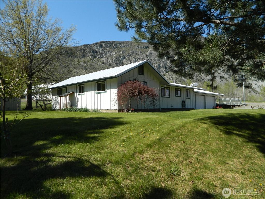Photo of 651 Highway 7, Tonasket, WA 98855 (MLS # 2509581)