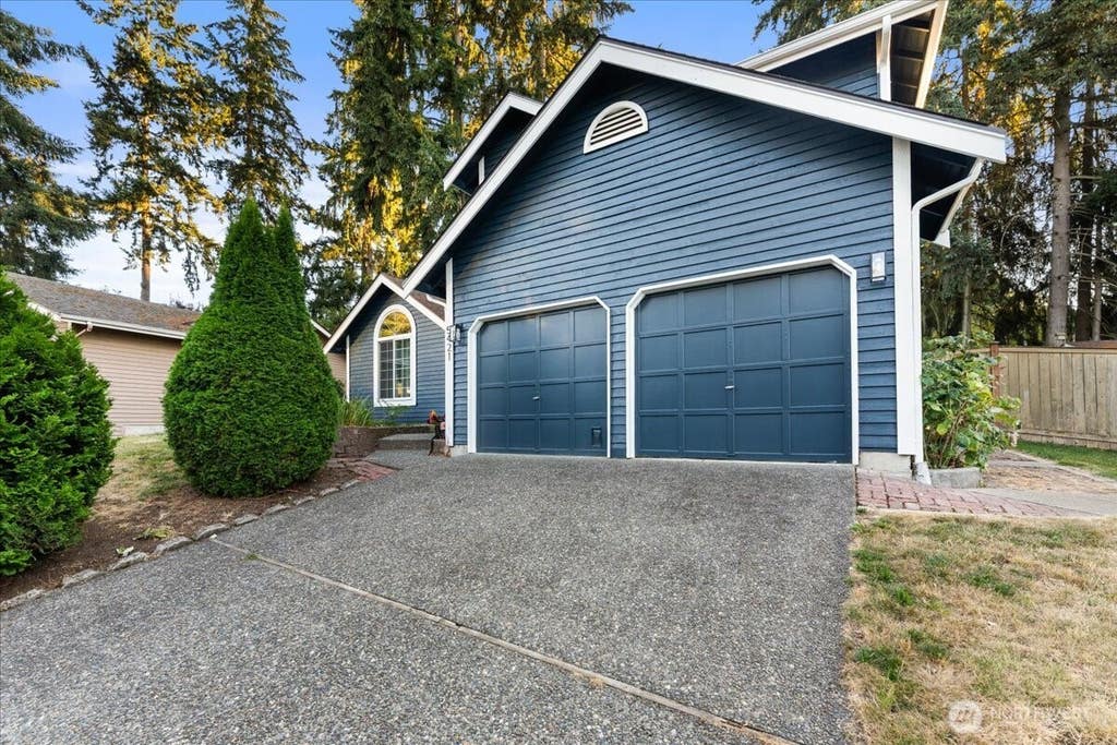 Photo of 5421 James Place SE, Auburn, WA 98092 (MLS # 2575081)
