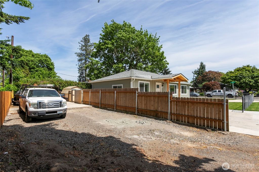 Photo of 8910 SE Northgate Avenue, Vancouver, WA 98664 (MLS # 2513419)